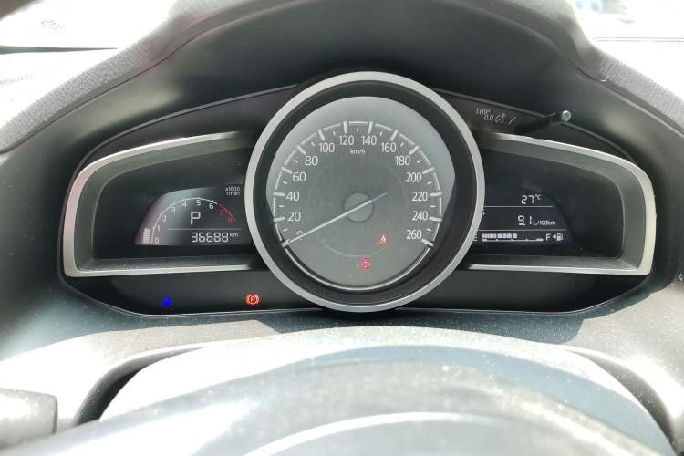 Used Mazda 3 Axela 2017 Sedan 1.5L Automatic Luxury Model China VI Standard Instrument Cluster
