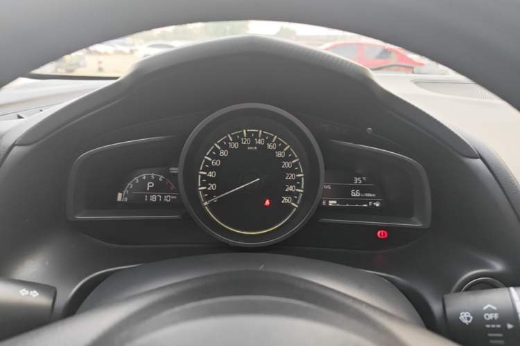 Used Mazda 3 Axela 2017 Sedan 1.5L Automatic Comfort Model Emission Standard China V Instrument Cluster