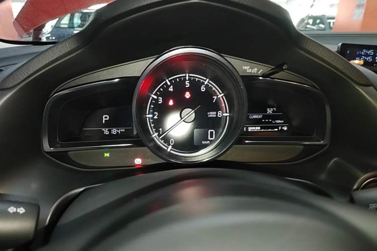 Used Mazda 3 Axela 2017 Hatchback 2.0L Automatic Sport Model China V Emission Standard Instrument Cluster