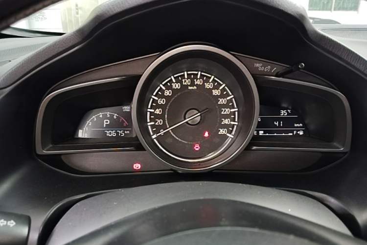 Used Mazda 3 Axela 2017 Sedan 1.5L Automatic Luxury Model Emission Standard China V Instrument Cluster