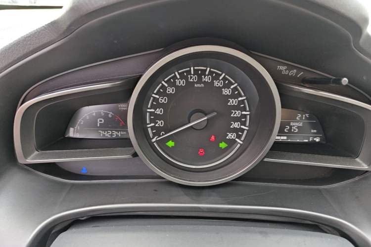 Used Mazda 3 Axela 2017 Sedan 1.5L Automatic Luxury Model Emission Standard China V Instrument Cluster