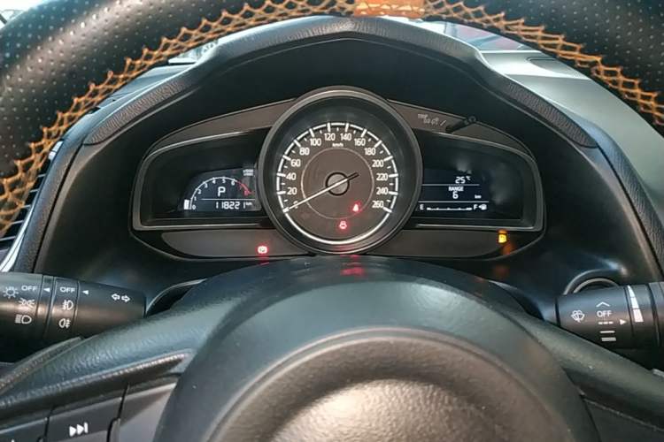 Used Mazda 3 Axela 2017 Sedan 1.5L Automatic Luxury Model Emission Standard China V Instrument Cluster