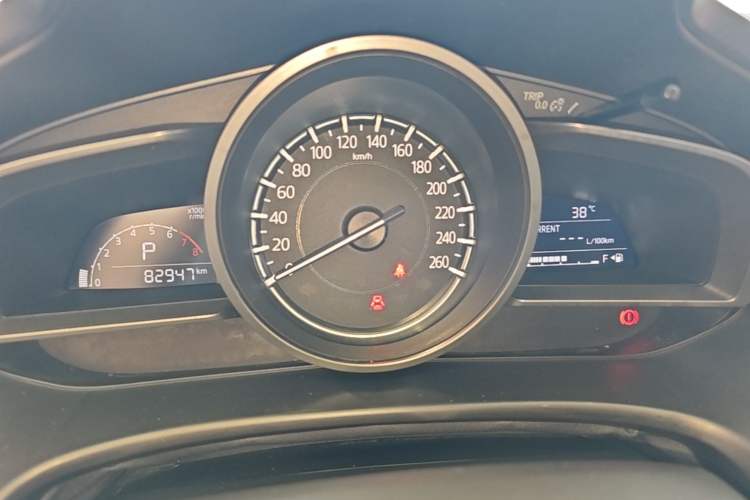 Used Mazda 3 Axela 2017 Sedan 1.5L Automatic Comfort Model China VI Standard Instrument Cluster
