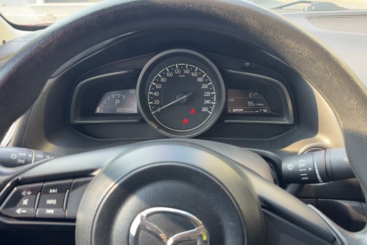Used Mazda 3 Axela 2017 Sedan 1.5L Automatic Comfort Model Emission Standard China V Instrument Cluster