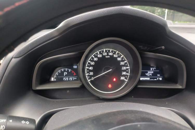 Used Mazda 3 Axela 2017 Sedan 1.5L Automatic Luxury Model Emission Standard China V Instrument Cluster
