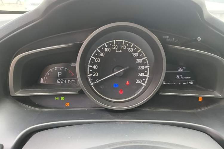 Used Mazda 3 Axela 2017 Sedan 1.5L Automatic Luxury Model Emission Standard China V Instrument Cluster