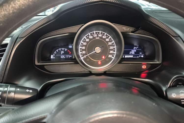 Used Mazda 3 Axela 2017 Sedan 1.5L Automatic Comfort Model Emission Standard China V Instrument Cluster