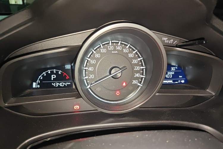 Used Mazda 3 Axela 2017 Sedan 1.5L Automatic Luxury Model Emission Standard China V Instrument Cluster