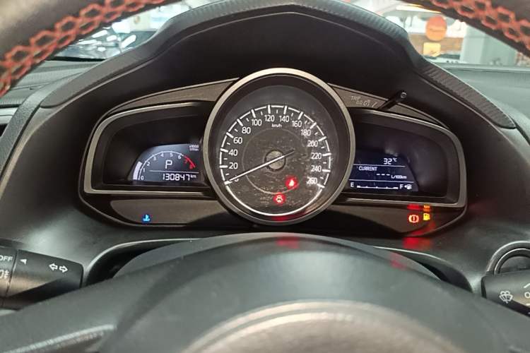 Used Mazda 3 Axela 2017 Sedan 1.5L Automatic Comfort Model Emission Standard China V Instrument Cluster