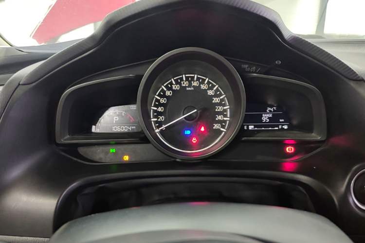 Used Mazda 3 Axela 2017 Sedan 1.5L Automatic Comfort Model Emission Standard China V Instrument Cluster