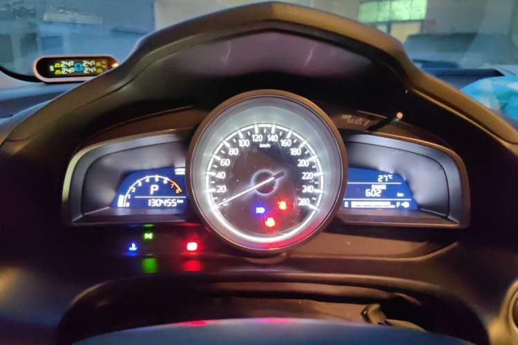 Used Mazda 3 Axela 2017 Sedan 1.5L Automatic Luxury Model Emission Standard China V Instrument Cluster