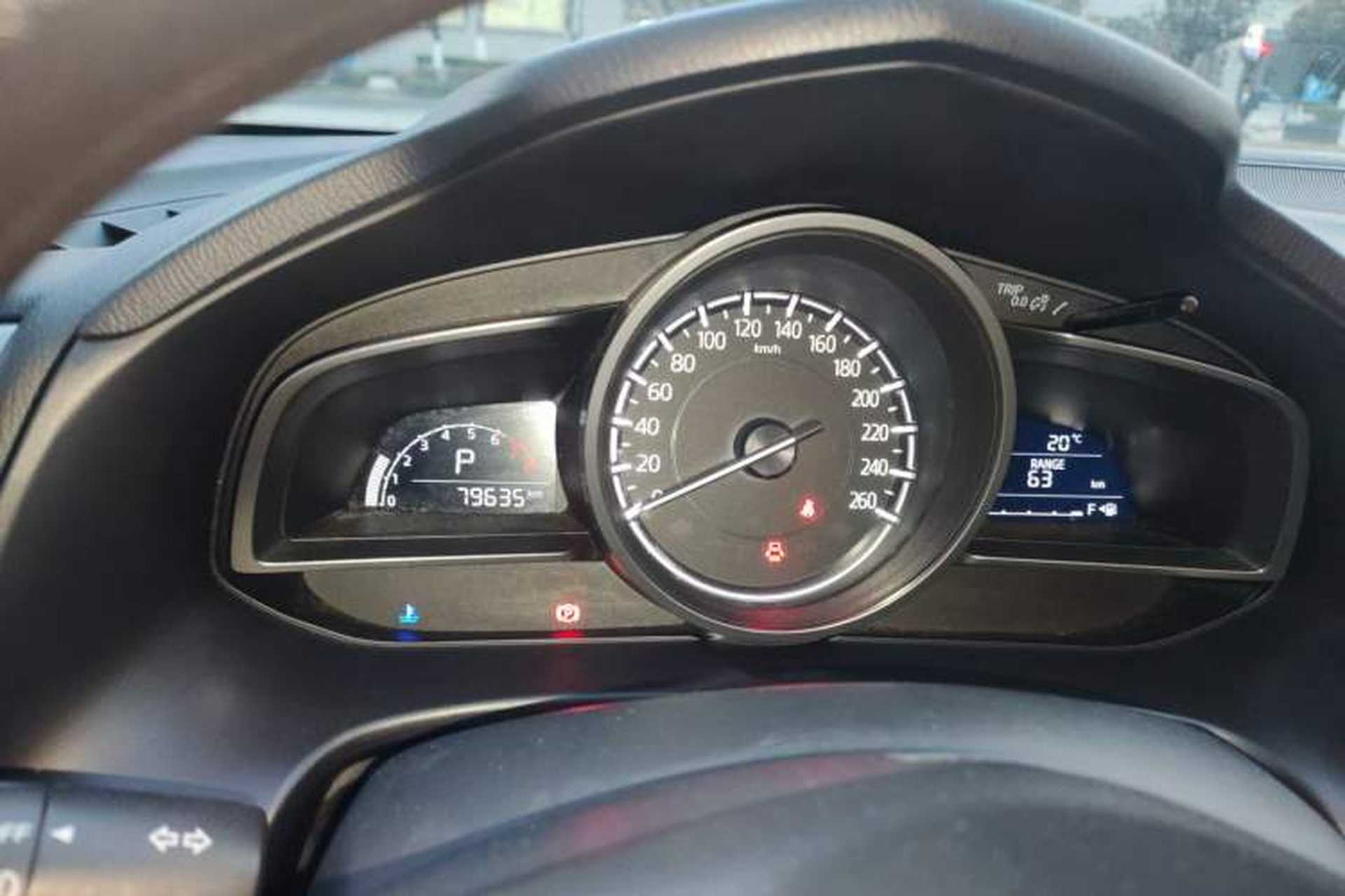 Used Mazda 3 Axela 2017 Sedan 1.5L Automatic Luxury Model Emission Standard China V Instrument Cluster