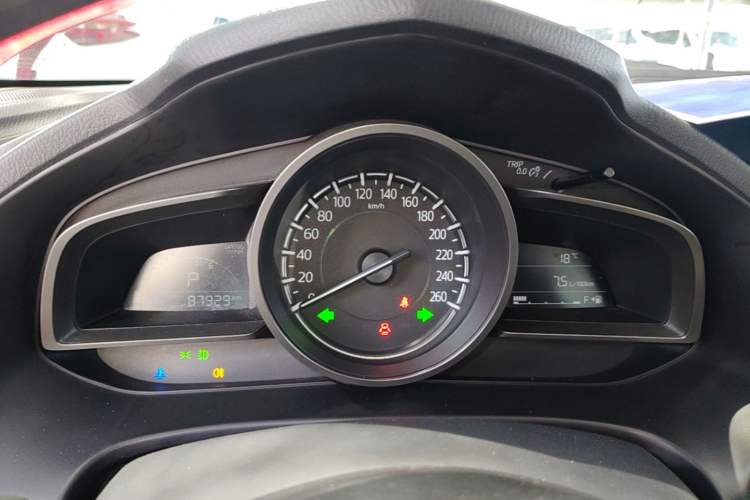 Used Mazda 3 Axela 2017 Sedan 1.5L Automatic Luxury Model China VI Standard Instrument Cluster