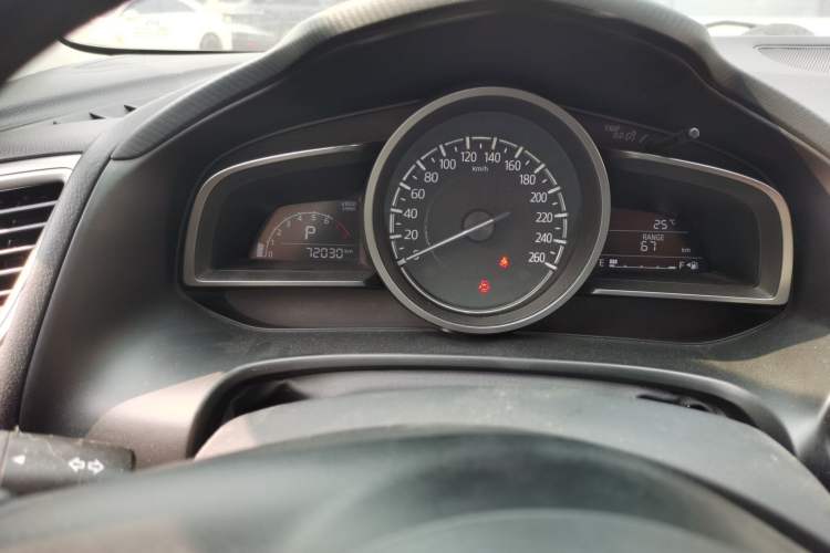Used Mazda 3 Axela 2017 Sedan 1.5L Automatic Comfort Model Emission Standard China V Instrument Cluster