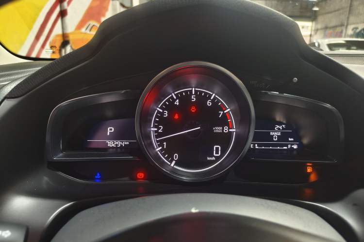 Used Mazda 3 Axela 2017 Hatchback 2.0L Automatic Sport Model China V Emission Standard Instrument Cluster
