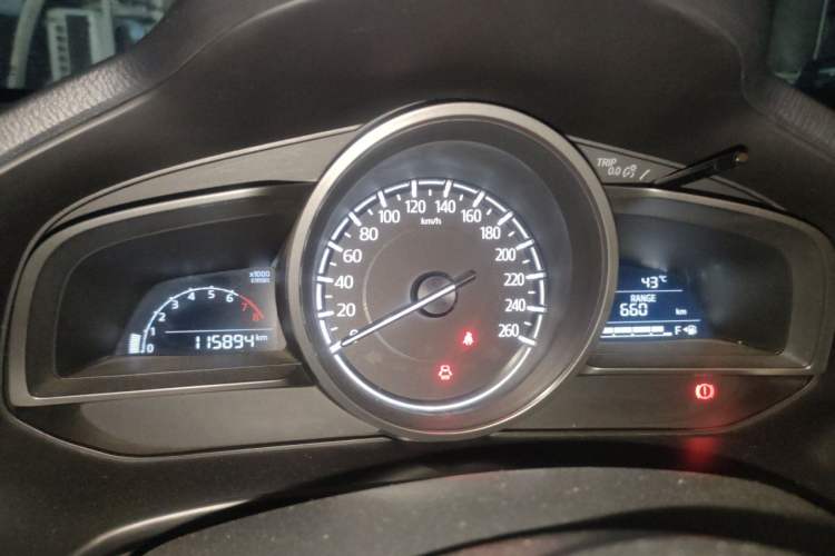 Used Mazda 3 Axela 2017 Sedan 1.5L Manual Luxury Model Emission Standard China V Instrument Cluster