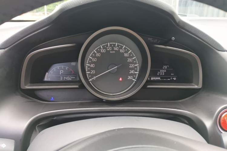 Used Mazda 3 Axela 2017 Hatchback 2.0L Automatic Luxury Model Emission Standard China V Instrument Cluster