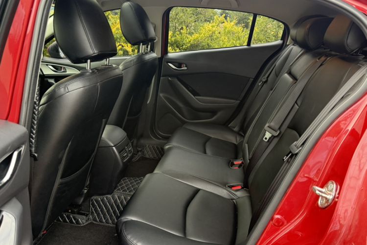 Used Mazda 3 Axela 2017 Hatchback 1.5L Automatic Luxury Model Emission Standard China V Interior 1