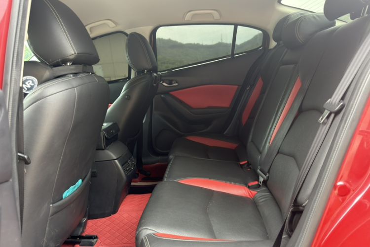 Used Mazda 3 Axela 2017 Sedan 1.5L Automatic Comfort Model Emission Standard China V Interior 1