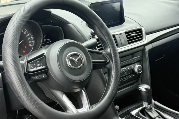 Used Mazda 3 Axela 2017 Sedan 1.5L Automatic Luxury Model Emission Standard China V Interior 2