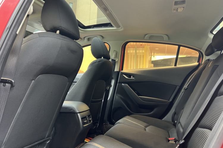 Used Mazda 3 Axela 2017 Sedan 1.5L Automatic Luxury Model Emission Standard China V Interior 2