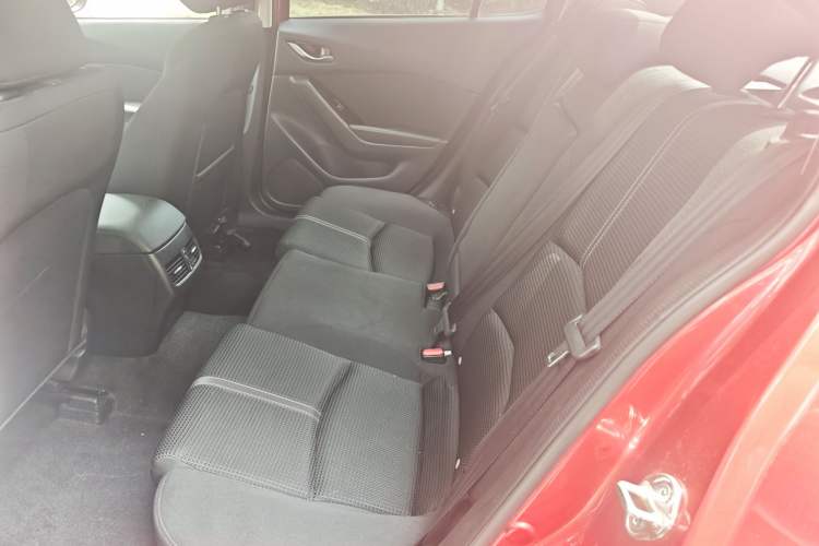 Used Mazda 3 Axela 2017 Sedan 1.5L Automatic Luxury Model Emission Standard China V Interior 2