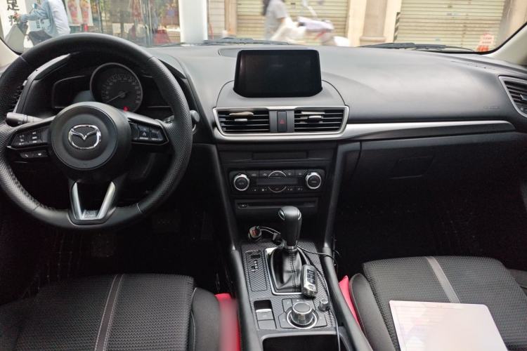 Used Mazda 3 Axela 2017 Sedan 1.5L Automatic Luxury Model China VI Standard Interior 2