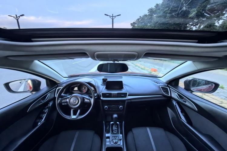 Used Mazda 3 Axela 2017 Hatchback 1.5L Automatic Luxury Model Emission Standard China V Interior 2