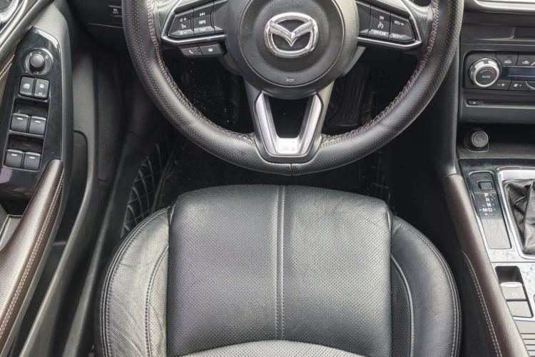Used Mazda 3 Axela 2017 Hatchback 2.0L Automatic Sport Model China V Emission Standard Interior 2