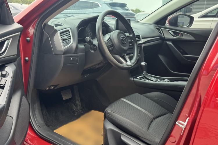 Used Mazda 3 Axela 2017 Sedan 1.5L Automatic Luxury Model Emission Standard China V Interior 3