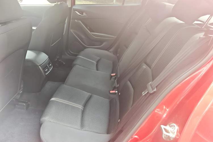 Used Mazda 3 Axela 2017 Sedan 1.5L Automatic Luxury Model Emission Standard China V Interior 3