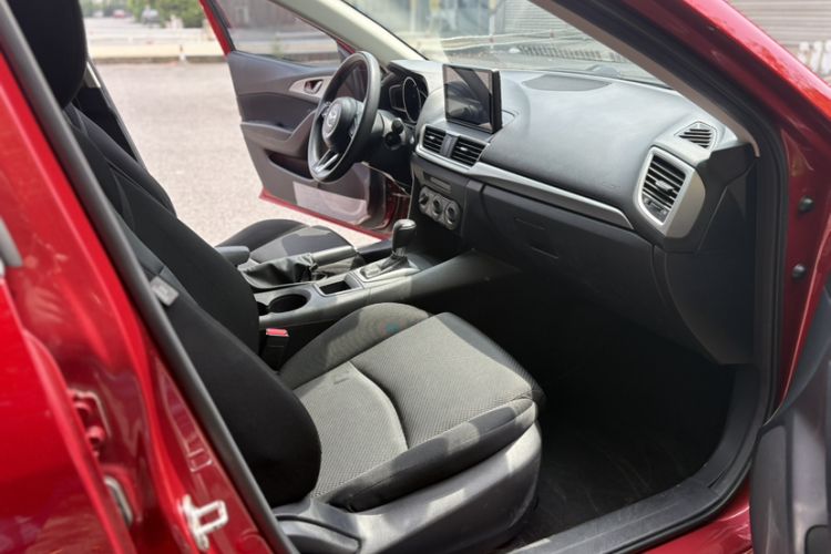 Used Mazda 3 Axela 2017 Sedan 1.5L Automatic Comfort Model Emission Standard China V Interior 3