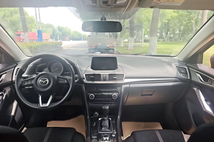 Used Mazda 3 Axela 2017 Sedan 1.5L Automatic Luxury Model Emission Standard China V Interior 4
