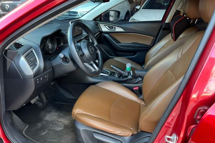 Used Mazda 3 Axela 2017 Sedan 1.5L Automatic Comfort Model Emission Standard China V Interior 4