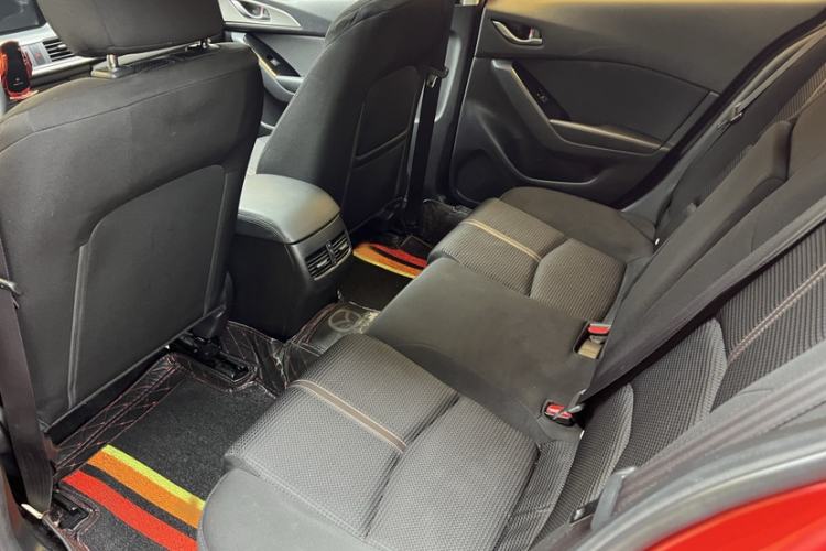 Used Mazda 3 Axela 2017 Sedan 1.5L Automatic Luxury Model Emission Standard China V Interior 4