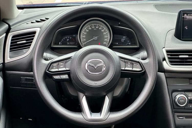 Used Mazda 3 Axela 2017 Sedan 1.5L Automatic Luxury Model China VI Standard Interior 4
