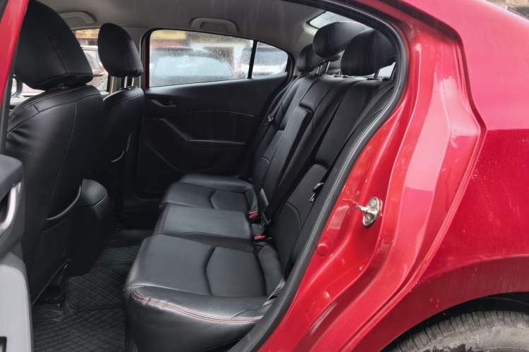 Used Mazda 3 Axela 2017 Sedan 1.5L Automatic Comfort Model Emission Standard China V Interior 4