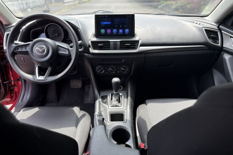 Used Mazda 3 Axela 2017 Sedan 1.5L Automatic Comfort Model Emission Standard China V Interior 4