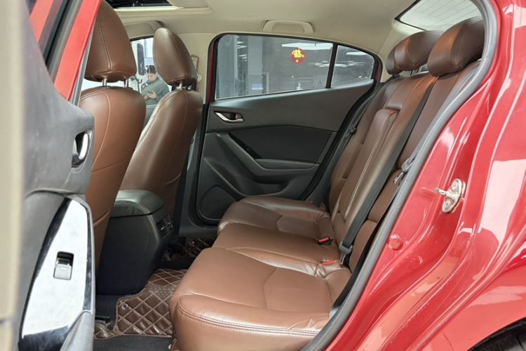 Used Mazda 3 Axela 2017 Sedan 1.5L Automatic Luxury Model Emission Standard China V Interior 5