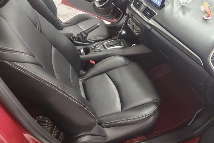 Used Mazda 3 Axela 2017 Sedan 1.5L Automatic Comfort Model Emission Standard China V Interior 6