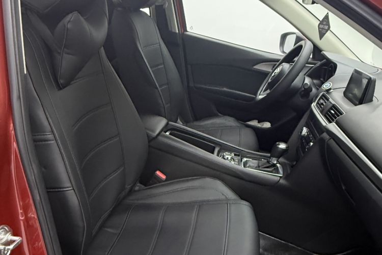 Used Mazda 3 Axela 2017 Sedan 1.5L Automatic Luxury Model Emission Standard China V Interior 6