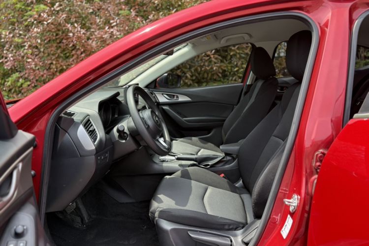 Used Mazda 3 Axela 2017 Sedan 1.5L Automatic Comfort Model Emission Standard China V Interior 7