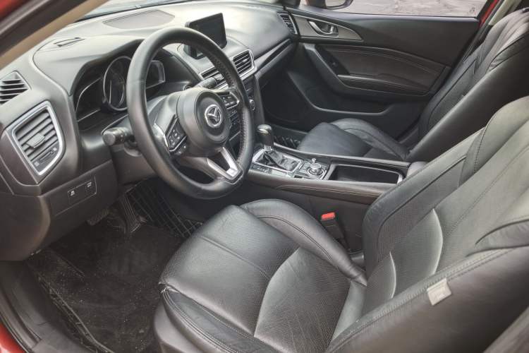 Used Mazda 3 Axela 2017 Hatchback 2.0L Automatic Sport Model China V Emission Standard Interior 7