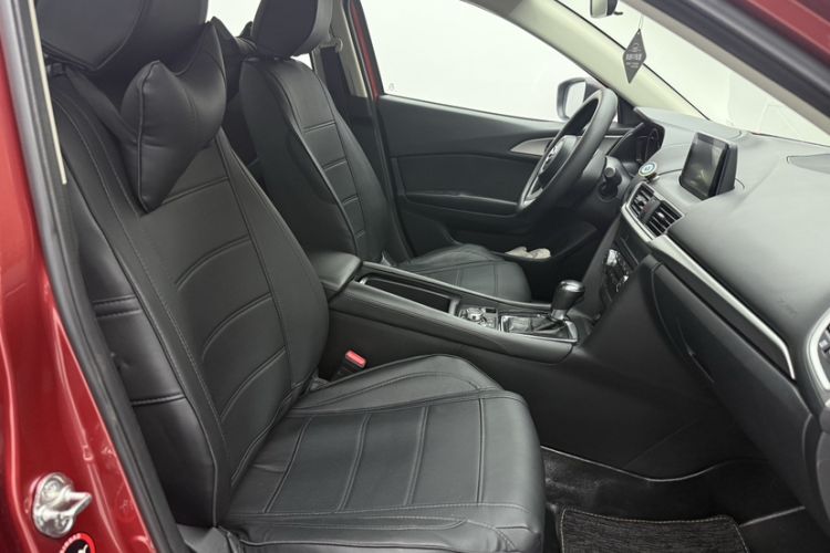Used Mazda 3 Axela 2017 Sedan 1.5L Automatic Luxury Model Emission Standard China V Interior 8