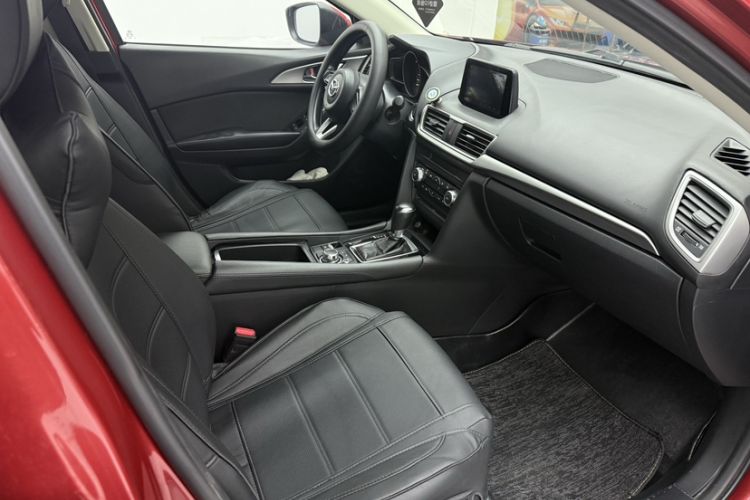 Used Mazda 3 Axela 2017 Sedan 1.5L Automatic Luxury Model Emission Standard China V Interior 9