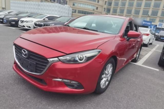Mazda 3 Axela 2017 Sedan 1.5L Automatic Luxury Model Emission Standard China V usado