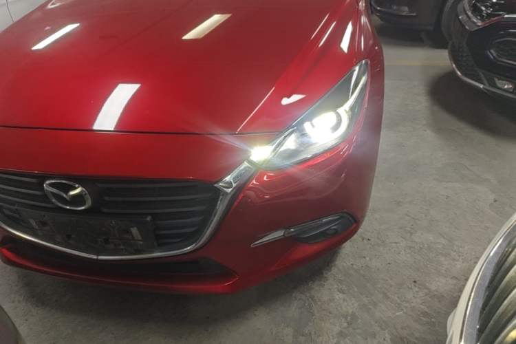 Used Mazda 3 Axela 2017 Sedan 1.5L Automatic Luxury Model Emission Standard China V Left Front Headlight