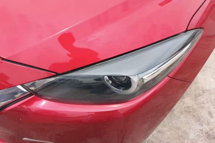 Used Mazda 3 Axela 2017 Sedan 1.5L Automatic Luxury Model Emission Standard China V Left Front Headlight