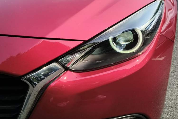 Used Mazda 3 Axela 2017 Sedan 1.5L Automatic Luxury Model Emission Standard China V Left Front Headlight