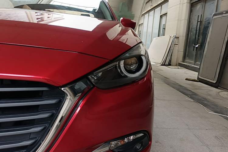 Used Mazda 3 Axela 2017 Sedan 1.5L Automatic Luxury Model Emission Standard China V Left Front Headlight